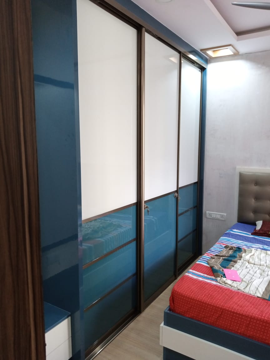 lacquer-glass-wardrobe-dealers-manufacturers-in-gurgaon-gurugram-india-top-dealers-manufacturers-in-gurgaon